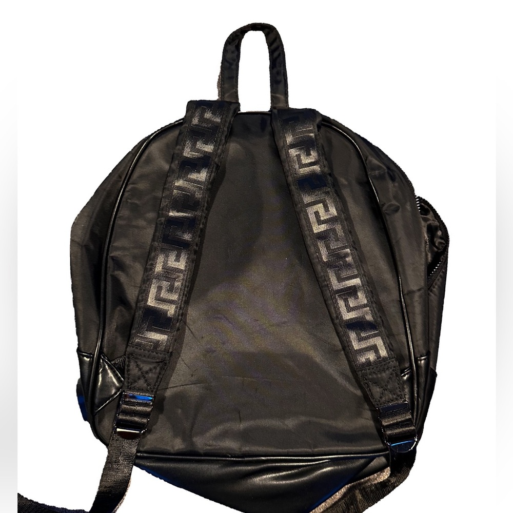Versace Parfums Black Medusa
Logo Adjustable Strap Backpack Black - Picture 13 of 13